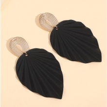 Cercei cu Surub Black Leaf